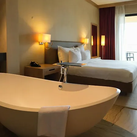 The Navigator - Colombus 5* Porto Santo